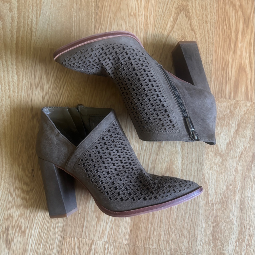 Vince Camuto Lorva heeled booties